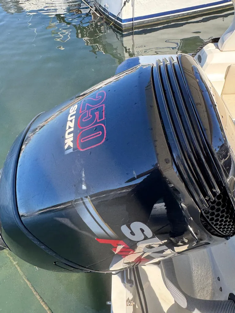 Vente semi-rigide d’occasion Nuova Jolly King 720 Suzuki 250 CV à Six-Fours-les-Plages