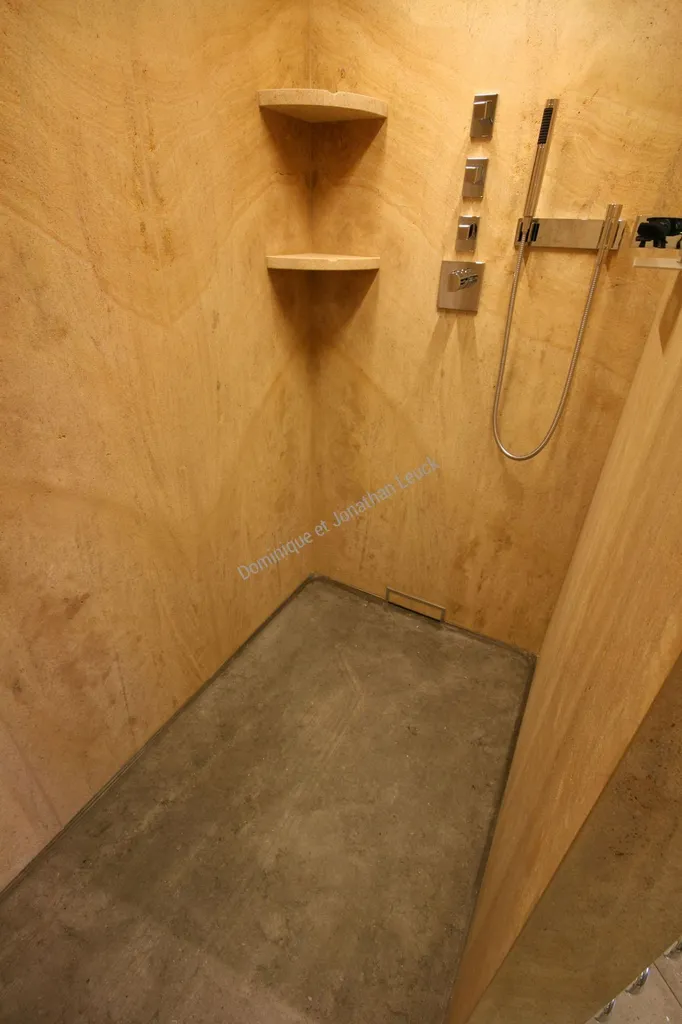 Bac à douche sur mesure en pierre de Bourgogne