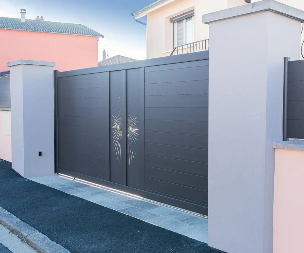 installation de portail sur sur mesure en aluminium paca