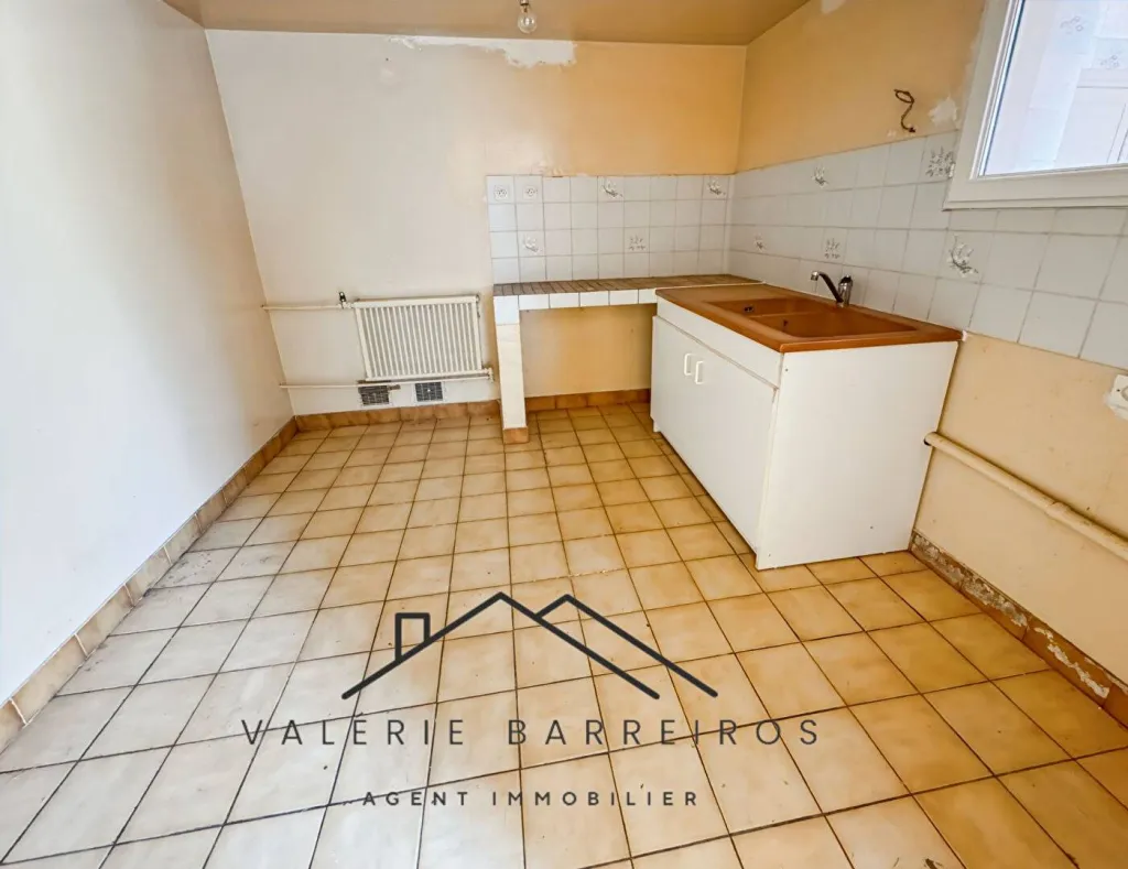 A acheter, maison de 61 m² édifié sur un terrain de 410m² sur la commune de CAUDEBEC LES ELBEUF 76320