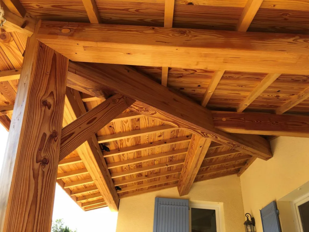 Artisan pour couvrir une terrasse