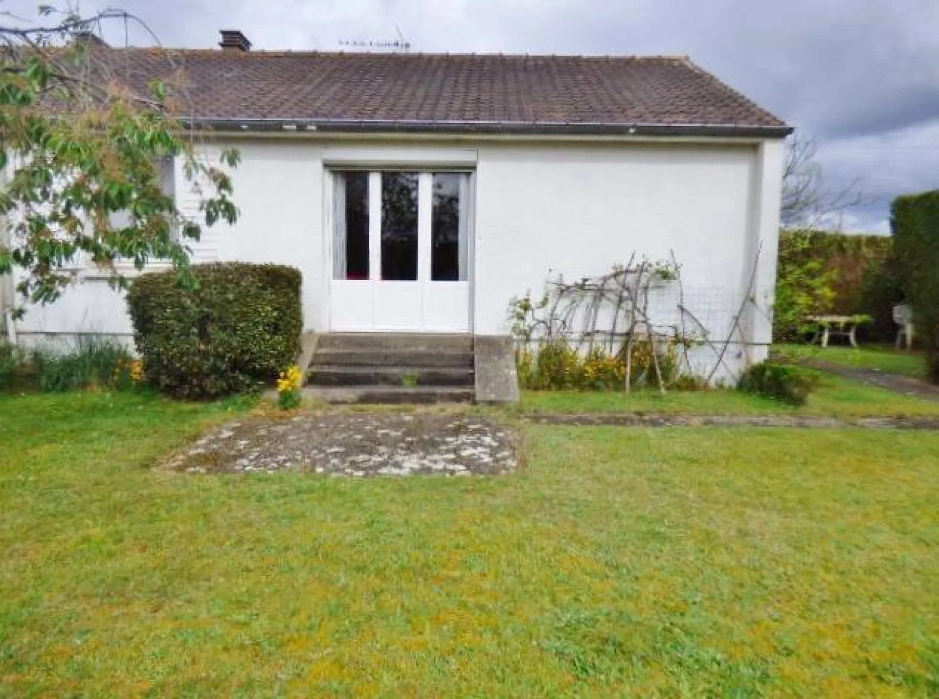 Cherche à acheter maison 2 chambres avec jardin proche commerces à st aubin lès elbeuf 76410