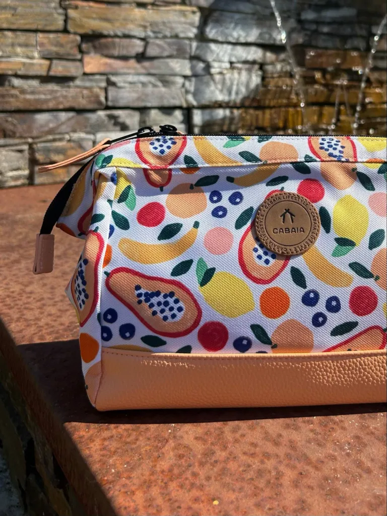 Trousse de toilette Cabaia,  modèle Lake Como disponible chez Evasion Eu 