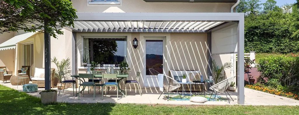 Pergola bioclimatique 100% personnalisables & sur-mesure entièrement fabriquée en France à Six-Fours-Les-Plages à partir de 902 € / m² 
