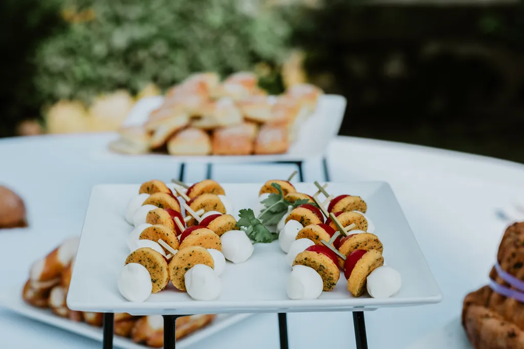 Cocktail dînatoire mariage 18 pièces et un repas de mariage à saint tropez