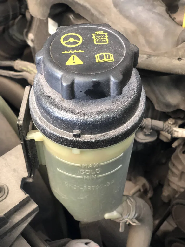 Le niveau de votre direction assistée est vérifié lors du contrôle technique chez Autosur Martigues