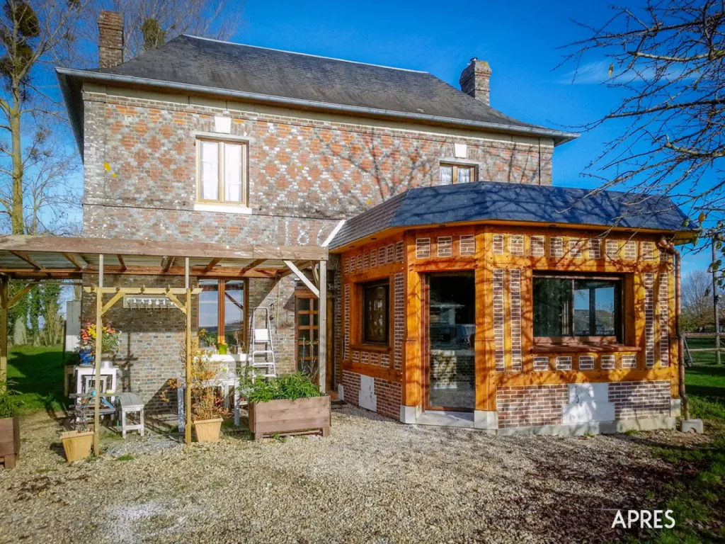 Trouver un constructeur pour faire une extension en ossature colombages et briques à Pont Audemer proche Beuzeville dans l'Eure 27