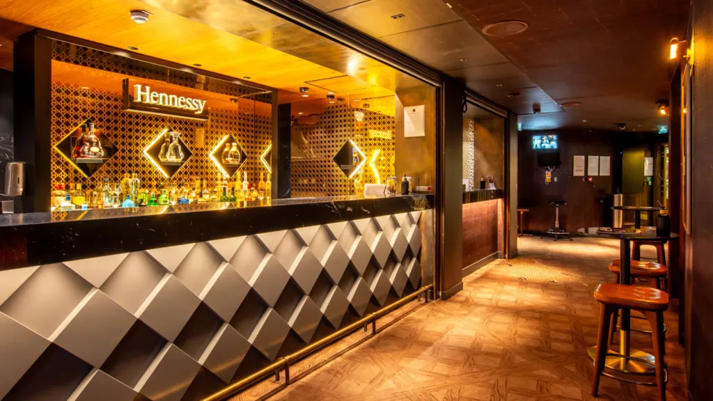 Visite virtuelle de bar et restaurants