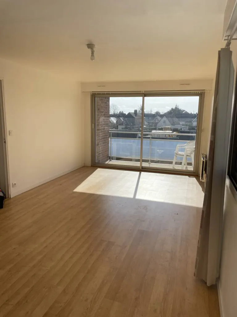 Appartement à yvetot fraîchement déménagé par les demenageurs OBEN 