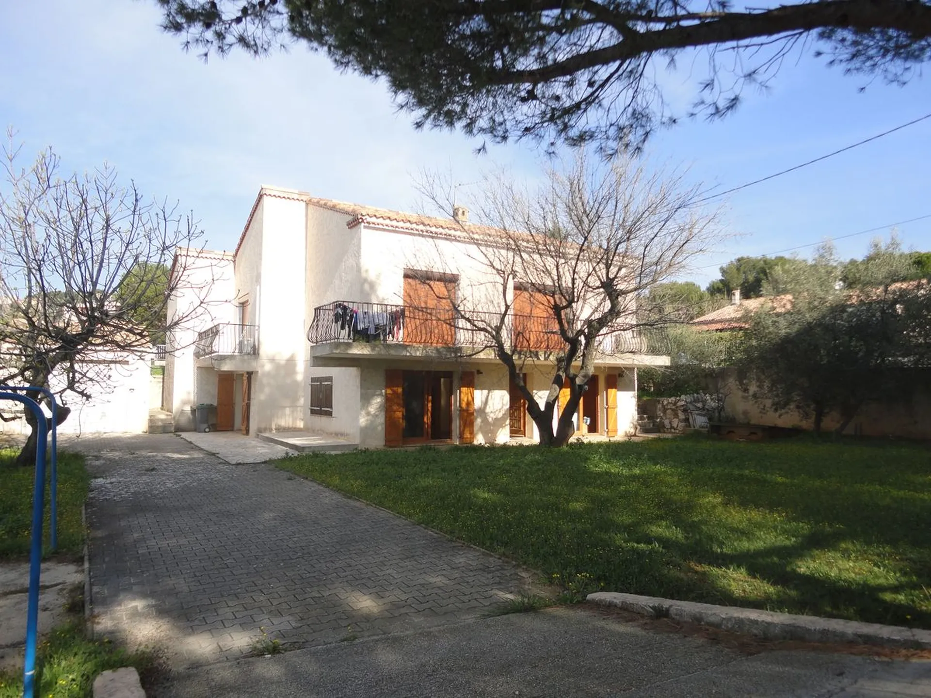 CARNOUX VENTE VILLA POUR 2 FAMILLES