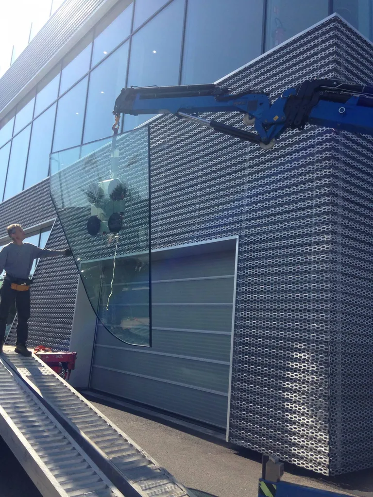 remplacement de vitrage isolant avec aide à la pose chez Audi Limonest pres de  Lyon