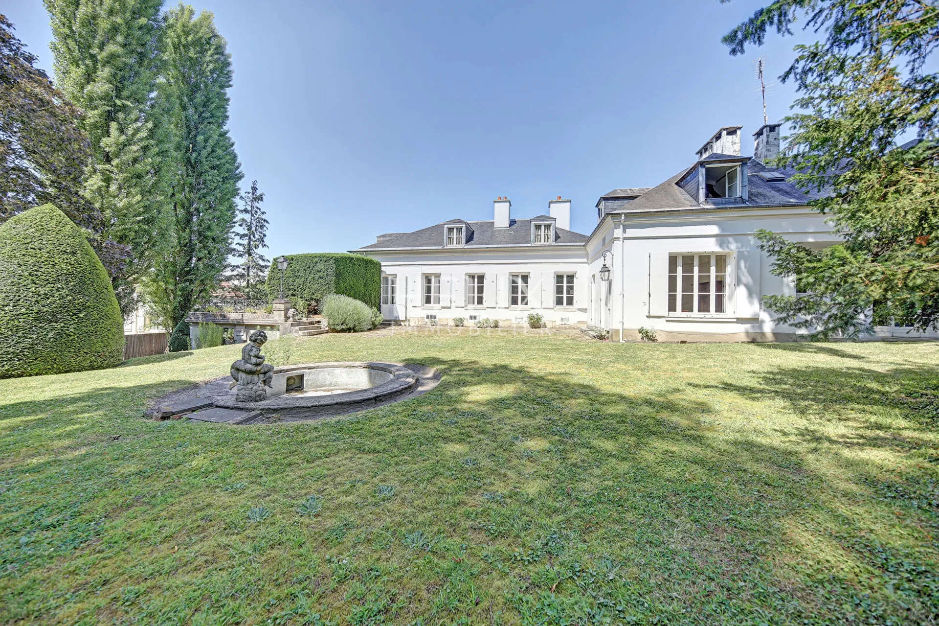 Vivez l'élégance et la grandeur d'un hôtel Particulier de Versailles, Une vie de rêve vous attend au coeur de Versailles 