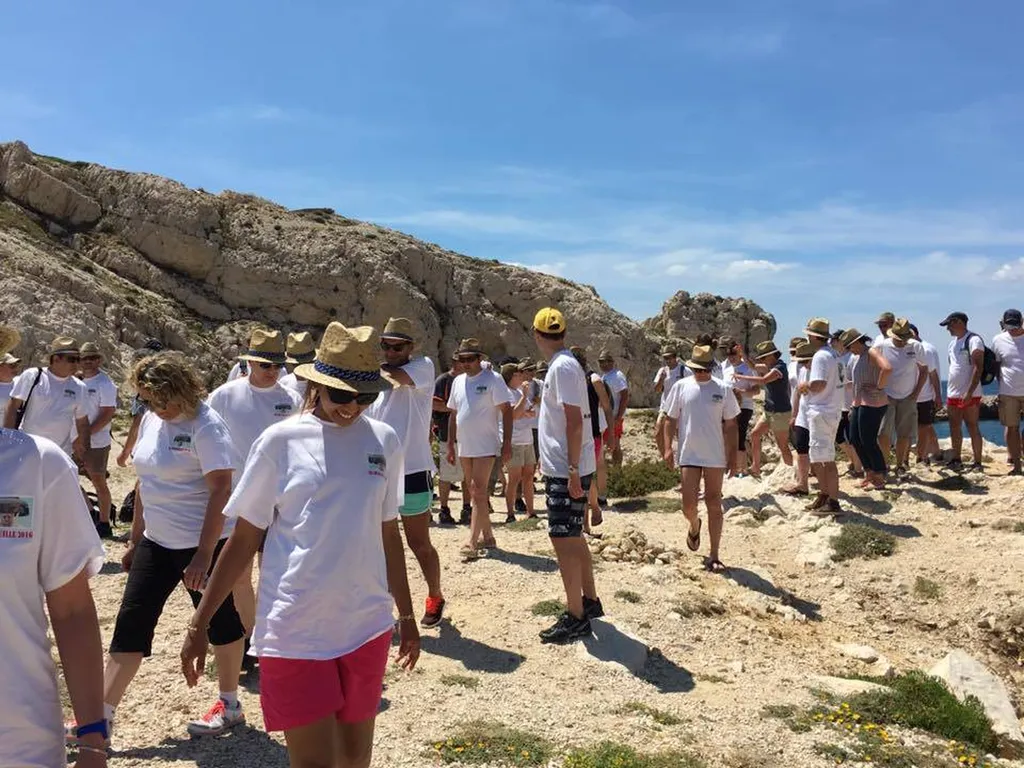 Team building activities with L'Eden Boat