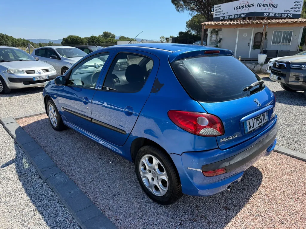 PEUGEOT 206 + 1.4 L 75CV