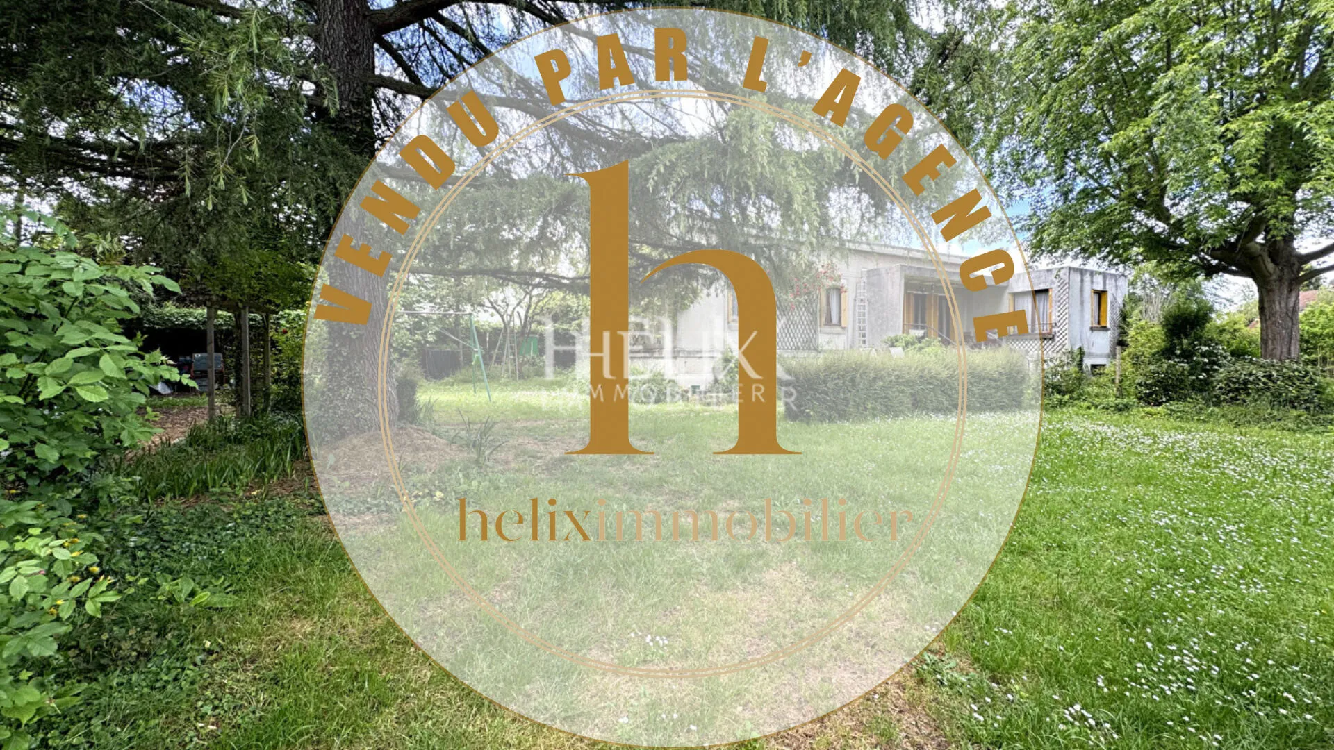 Vente réalisée par notre agence de Saint Germain en Laye maison sur un terrain de 1200 M2 pour un beau projet de famille