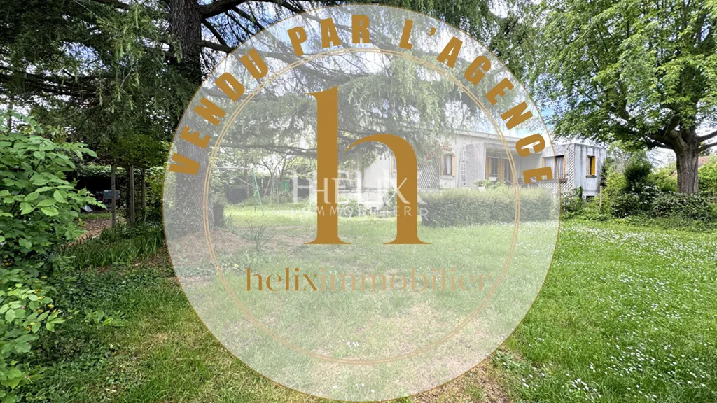 Vente réalisée en Février 2025 par notre agence de Saint Germain en Laye maison sur un terrain de 1200 M2 pour un beau projet de famille