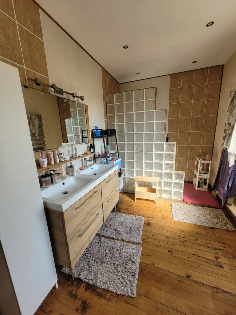 Maison de village sur 1 800 m²