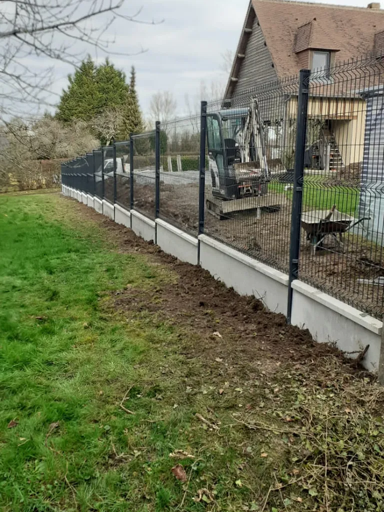 Installation de Clôture Treillis Soudé Rigide, Modèles Standard et Esthétique pour Particuliers à Beuzeville dans l'Eure 27