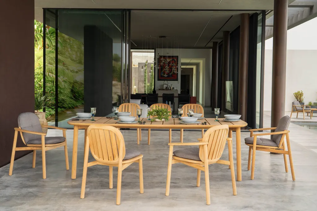 Coin dinatoire avec mobilier extérieur haut de gamme au Cap Ferret