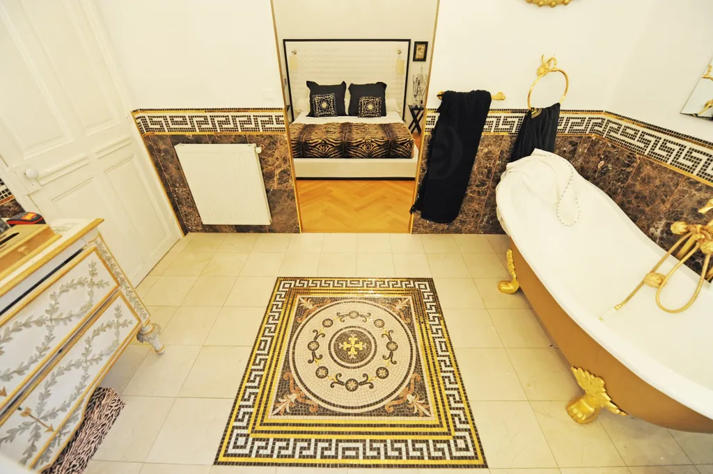 A vendre, AVIGNON INTRA-MUROS, appartement design dans Immeuble Haussmannien   