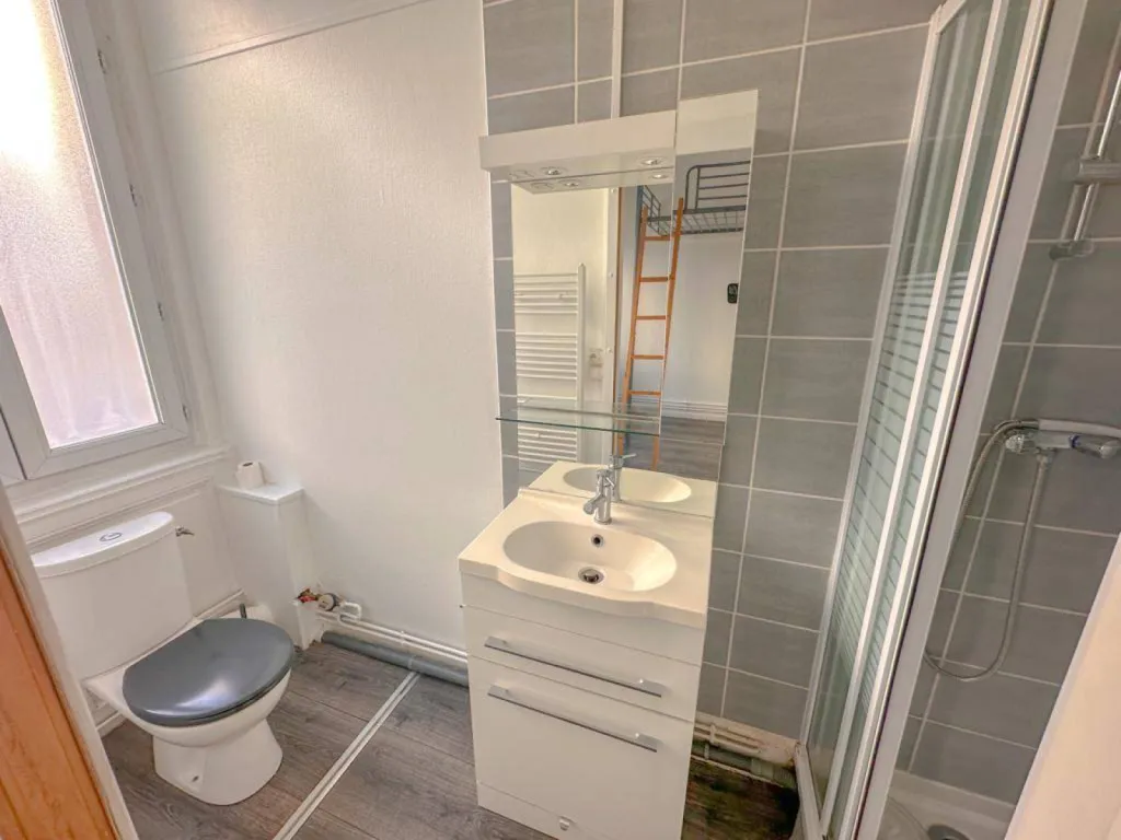 Situé au 1er étage