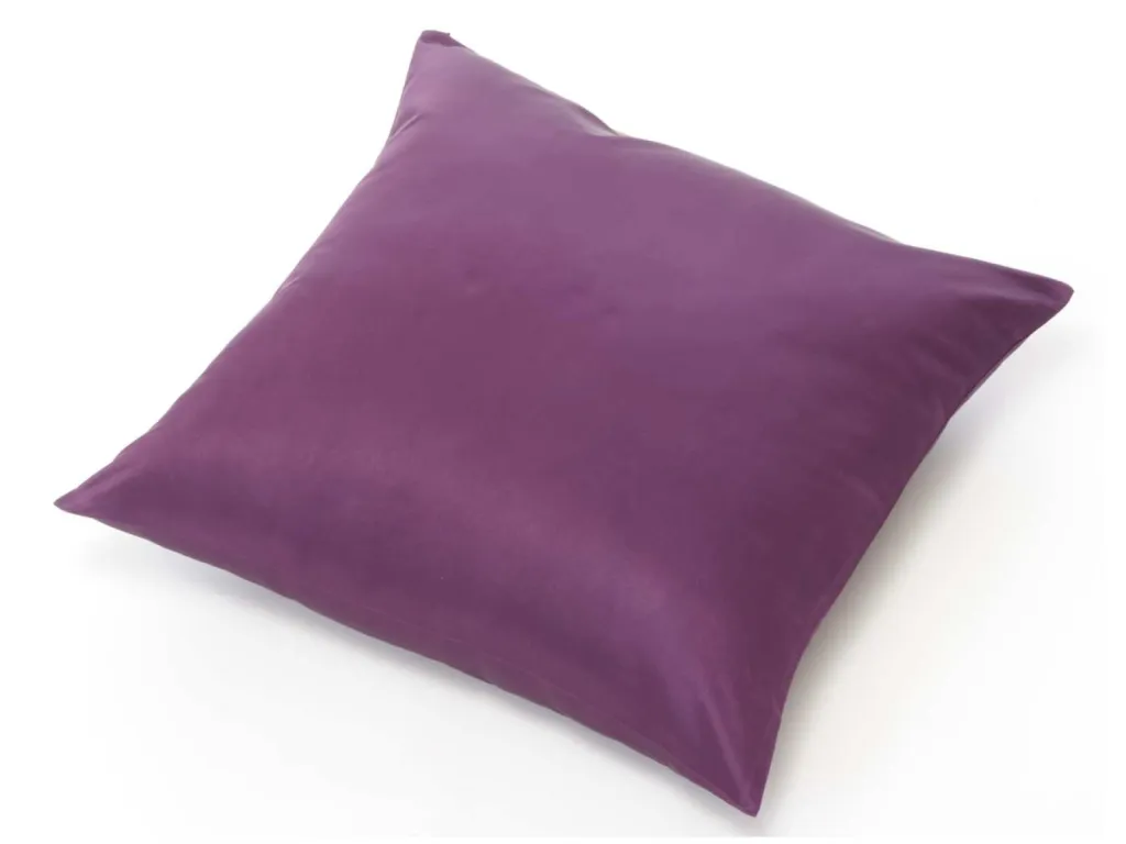 shooting photo à Lyon en packshot linge de maison coussin violet carré