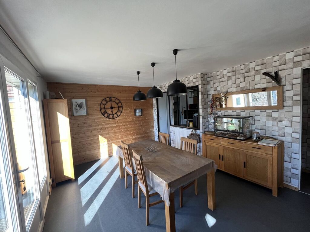 Exclusivité ! A vendre à St Arnoult : Maison en bon état général avec 3 chambres