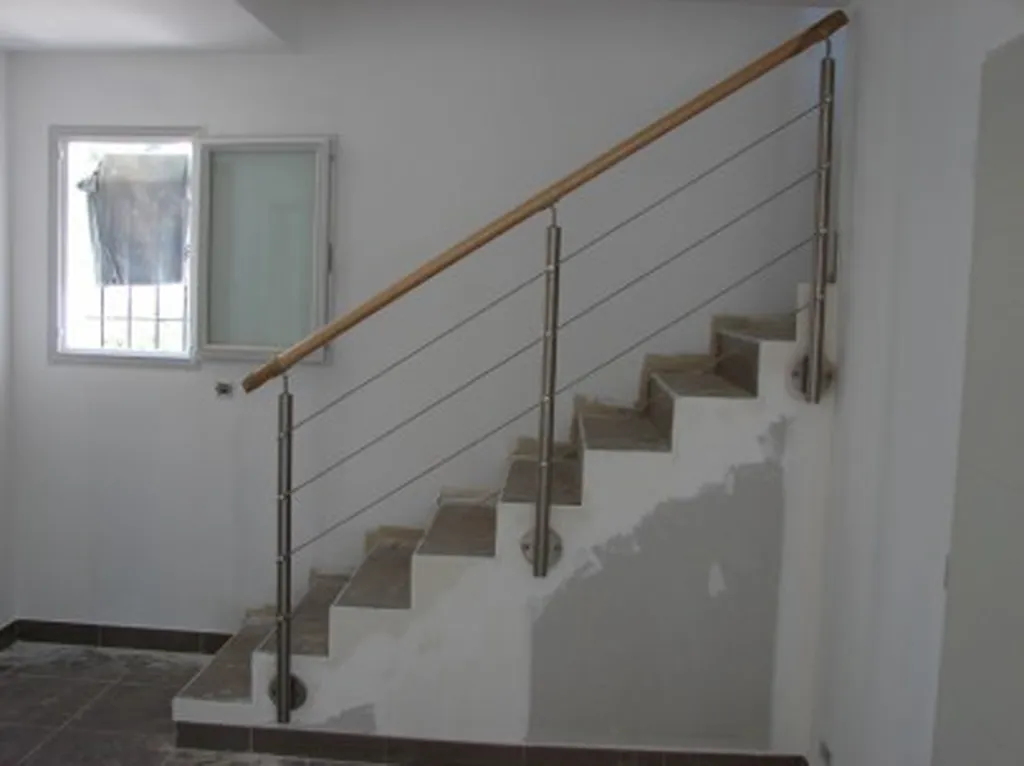 Rampant inox avec cable et main courante bois sur aubagne