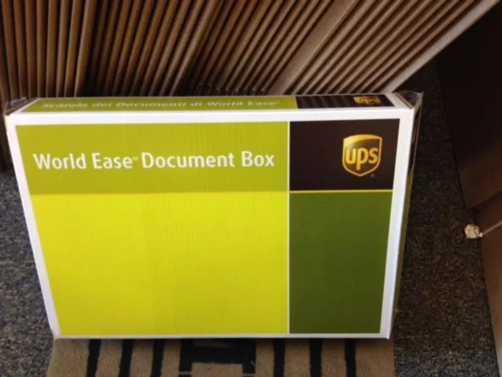 envoi de documents à l'international avec UPS Document Box et Mbe Lyon