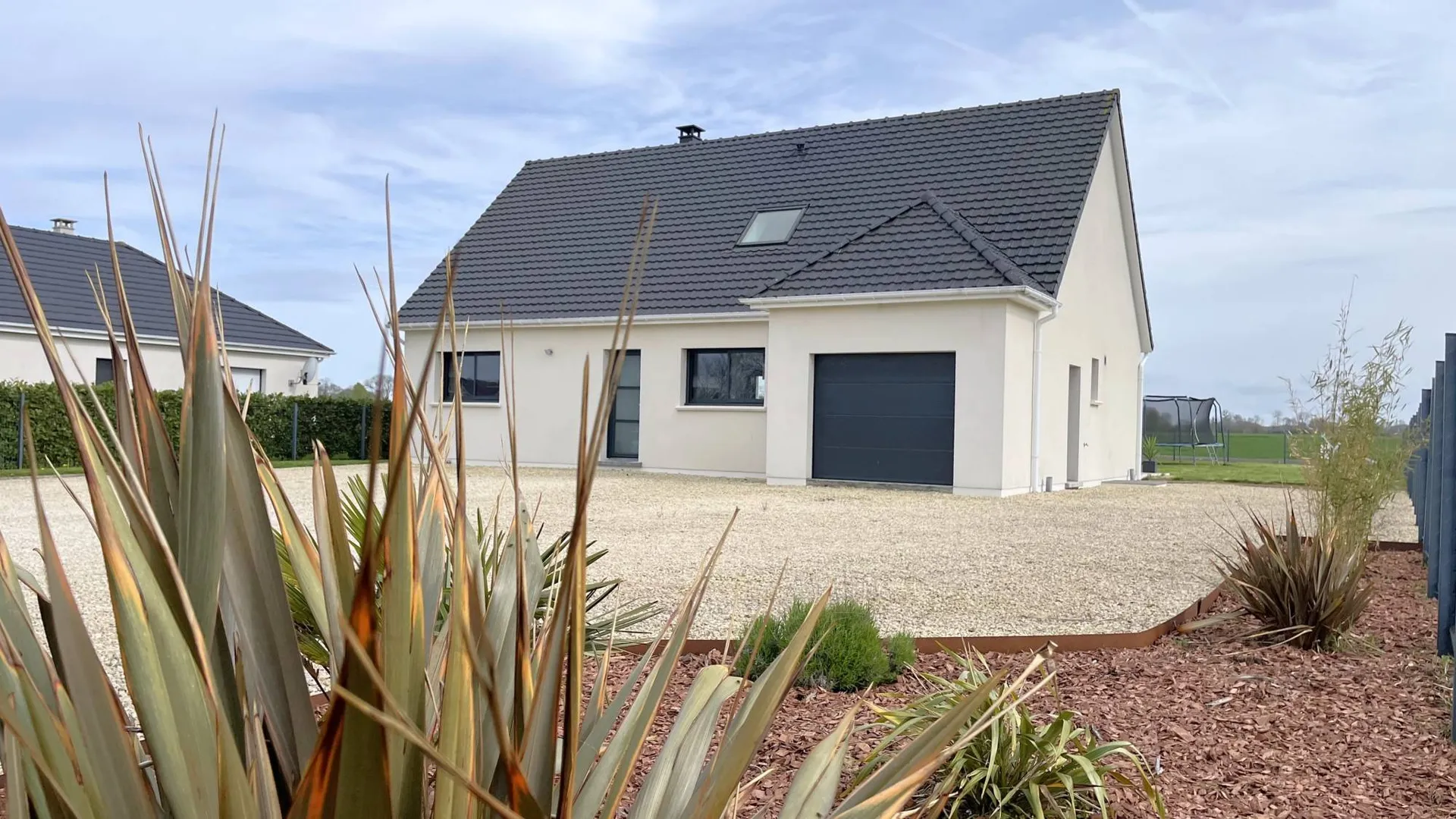 MAISON CONTEMPORAINE A LA CAMPAGNE PROCHE DE LA MER