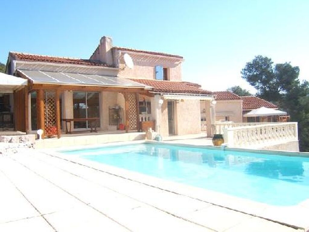 Vente maison Roquefort La Bédoule vue dominante