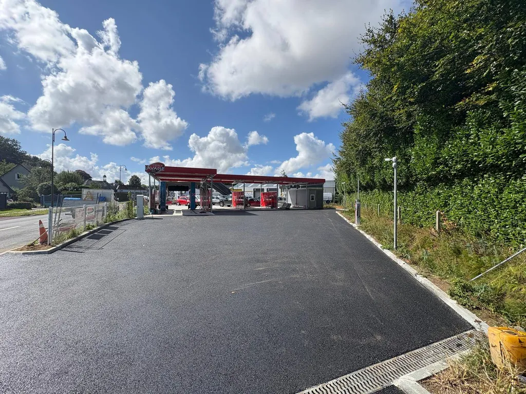 Société création d'une station de lavage (Charpente métallique + 3 pistes + 1 portique + matériel périphérique) à Dieppe en seine-maritime