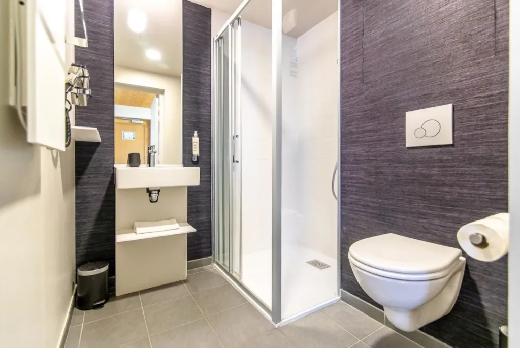 salle de bain spacieuse Aix en Provence