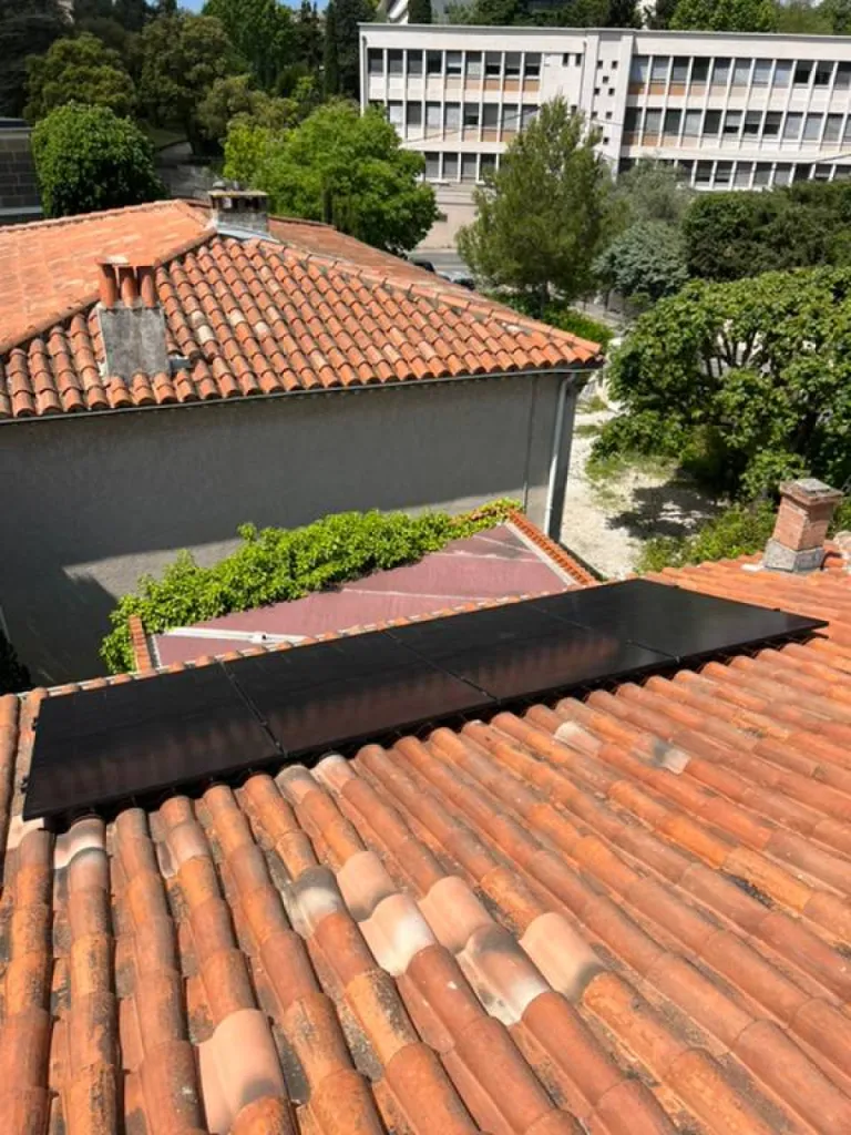 Posez des panneaux solaires sur sa toiture pour créer son électricité dès 6 990€
