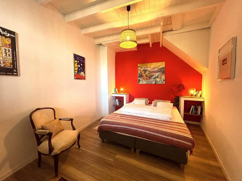 Maison de ville au cœur du centre historique, garage, terrasse, vue Mont Ventoux   