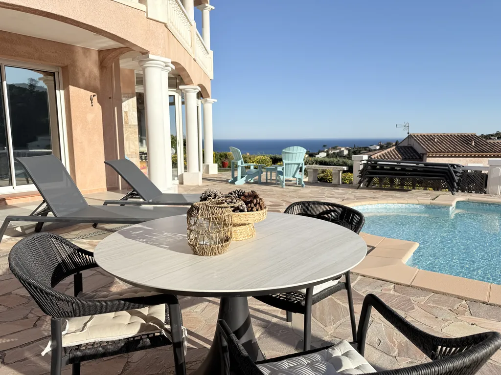 Villa Les Issambres avec piscine vue panoramique mer
