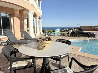 Villa Les Issambres avec piscine vue panoramique mer
