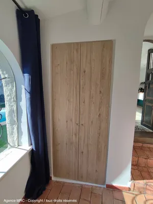 dressing bois sur mesreu aménagement à marseille dans maison ancienne : Architecture d'intérieur