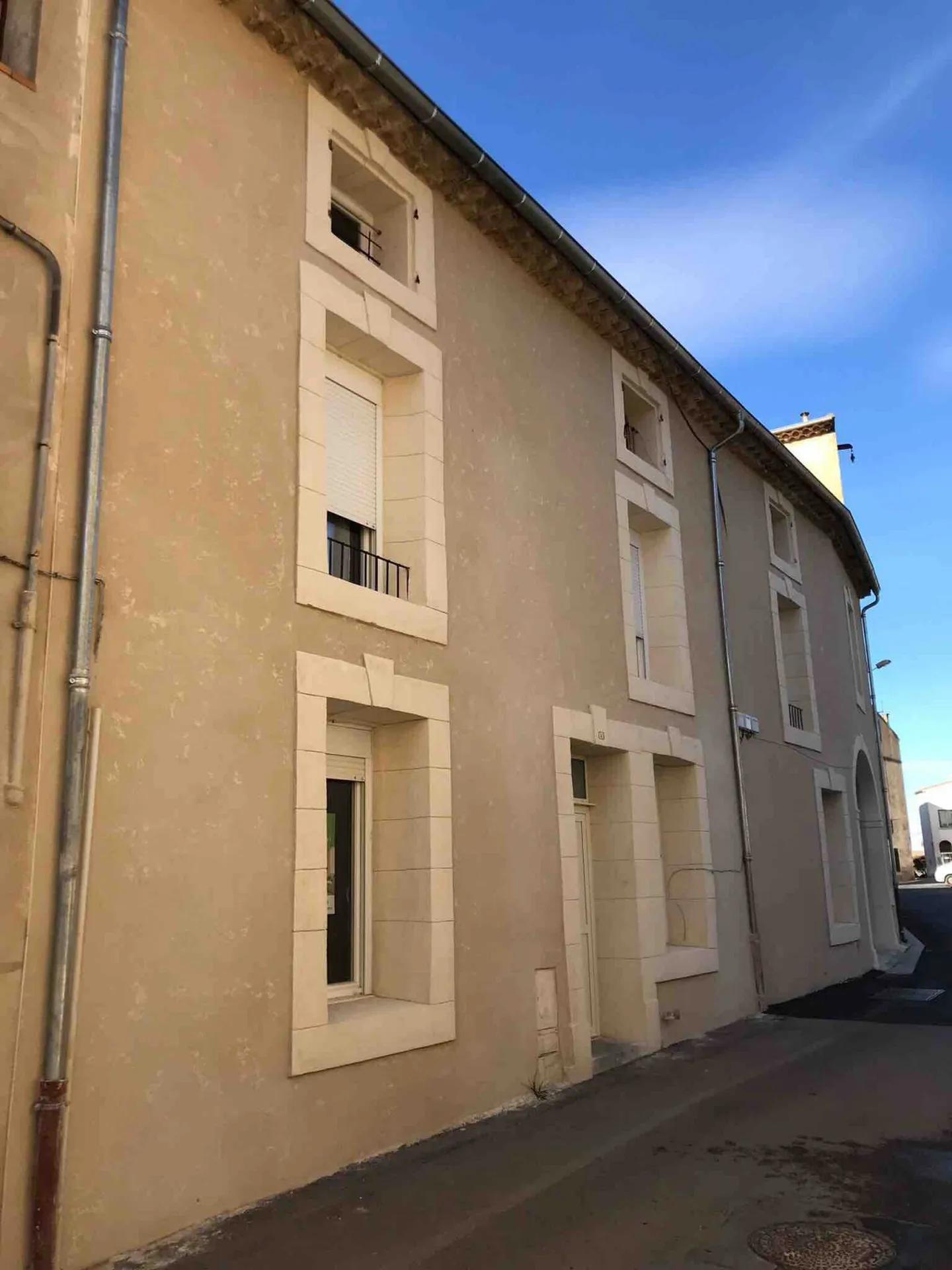 Rénovation de la façade principale d’une maison de village à Boujan-sur-Libron