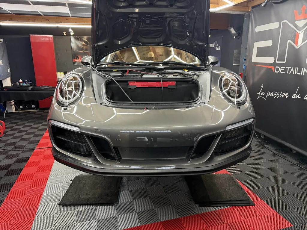Protection PPF complet Porsche 911 type 991.2 GTS à Limonest près de Lyon avec film haut de gamme et préparation par EMB DETAILING