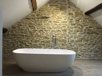 baignoire ilot mur pierre au mont d'or