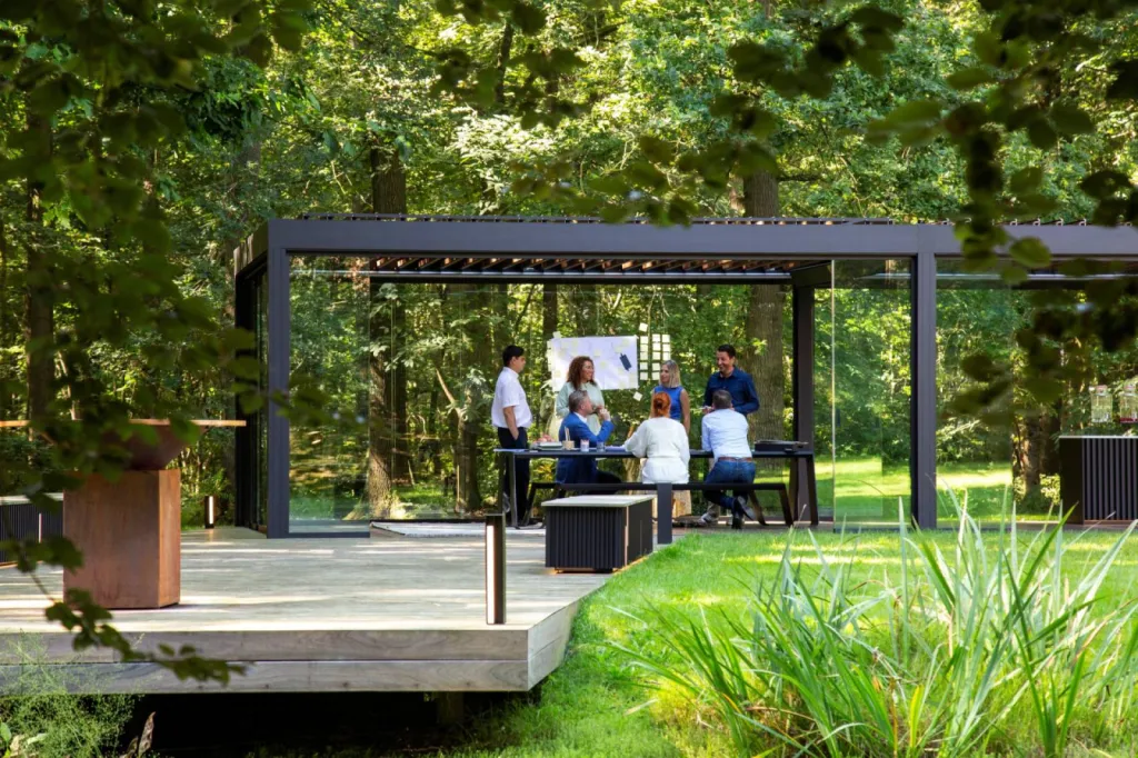 Pergola bioclimatique à lames orientables Salon-de-Provence