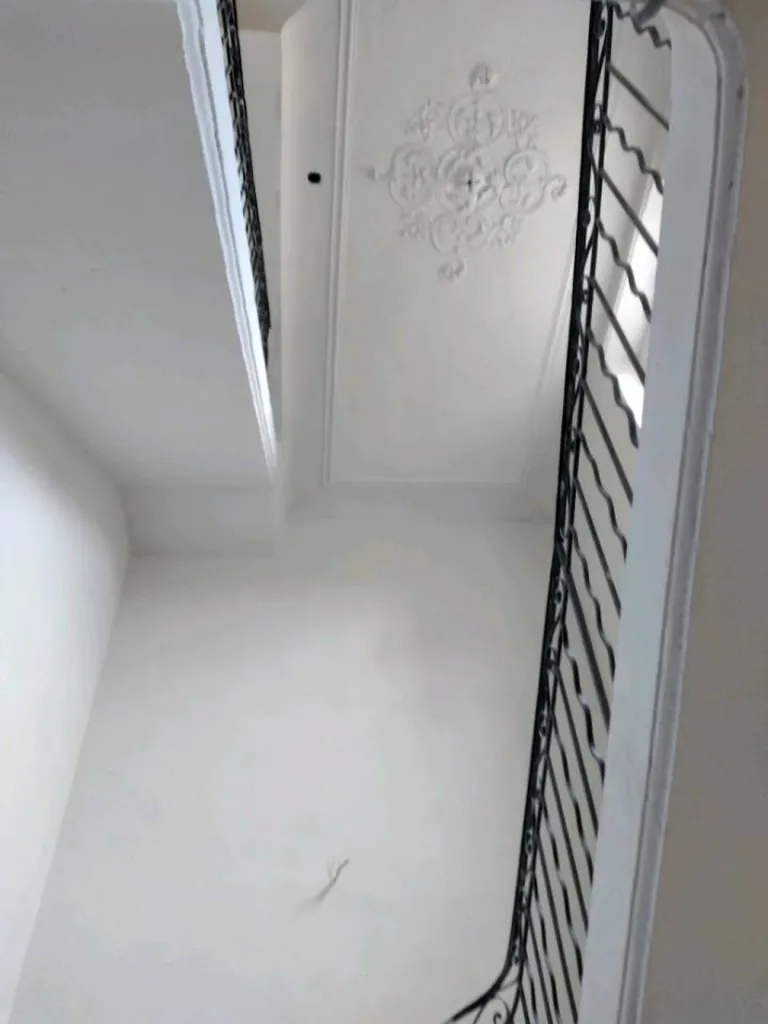 Rénovation intérieur d'une cage d'escalier d'un bâtiment historique sur Nîmes