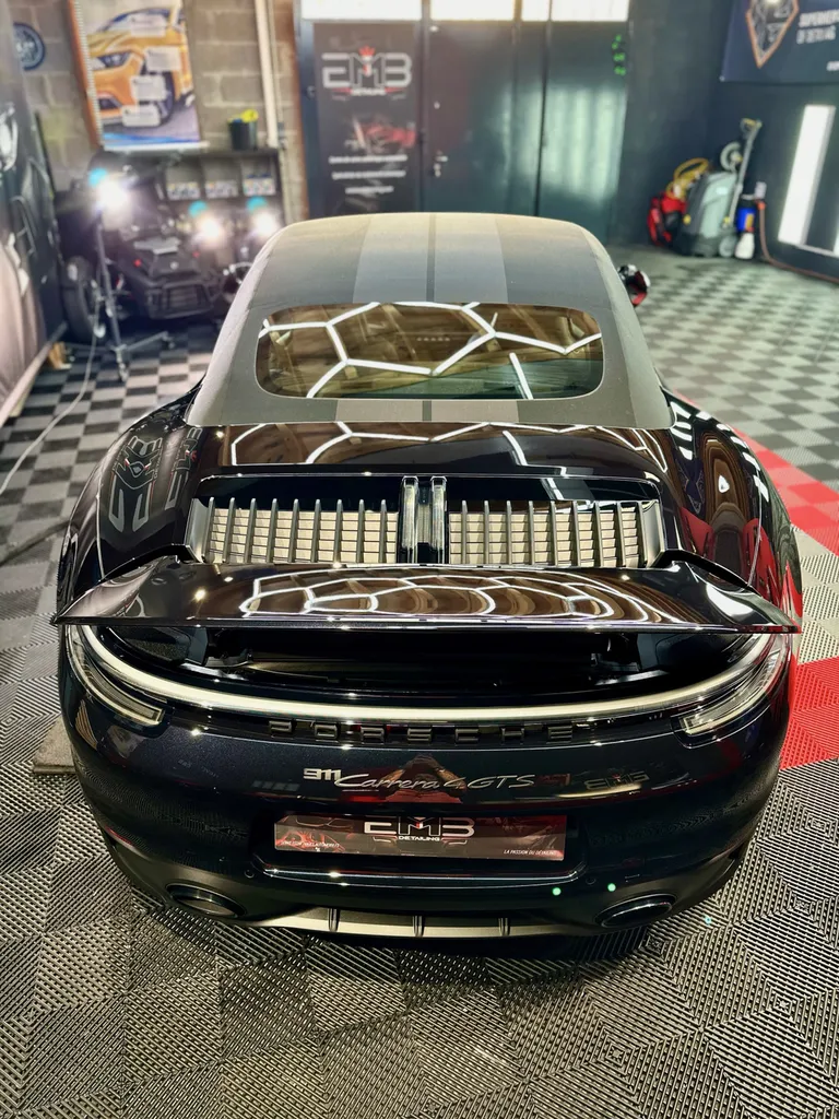protection carrosserie polissage traitement céramique DETAILING Vaugneray socialiste Porsche 992 GTS Cabriolet