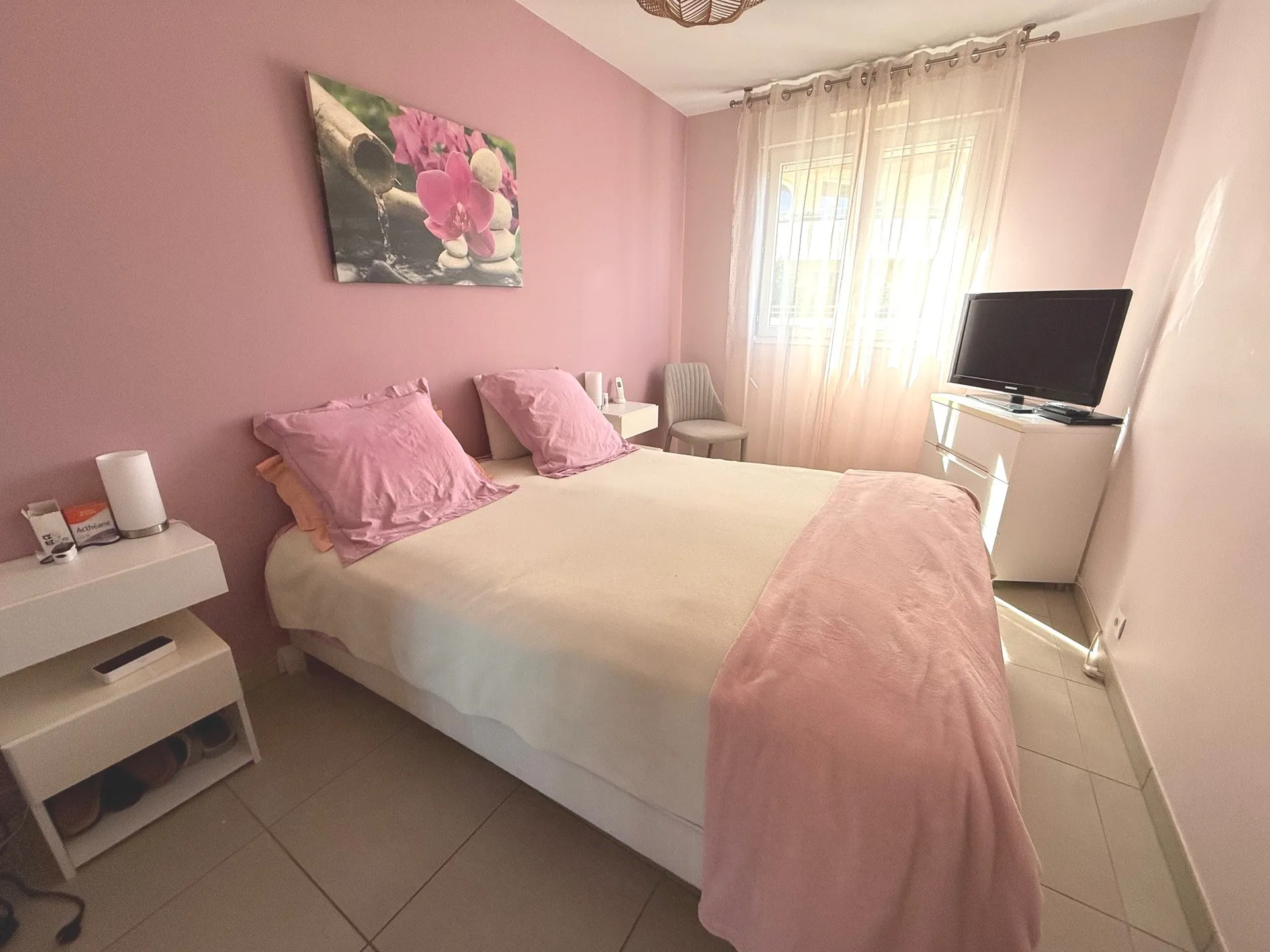 Vente appartement T3 La Ciotat quartier de Figuerolles au deuxième étage sur 6 avec ascenseur, une belle terrasse et une petite vue mer