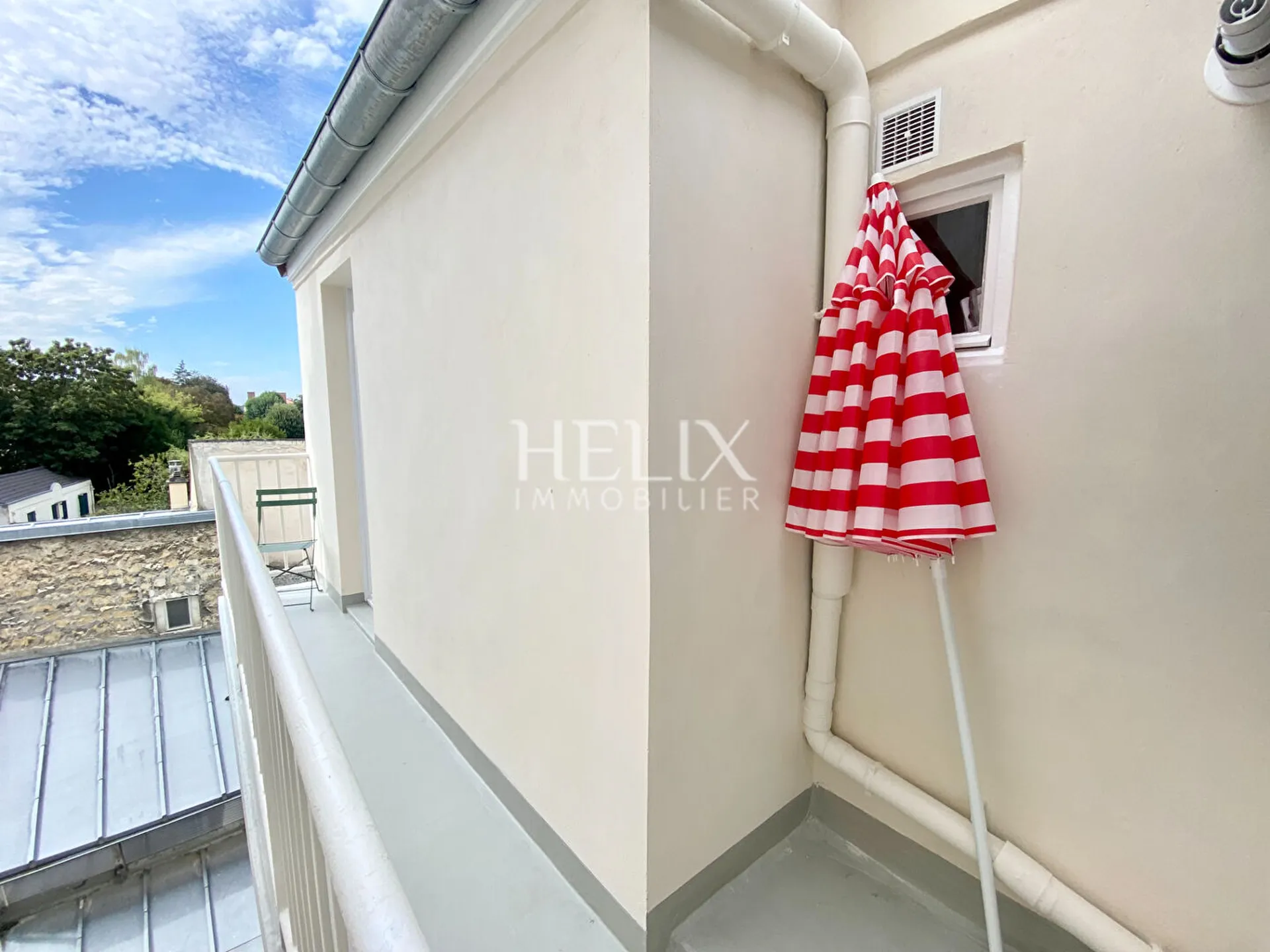 Appartement en duplex avec balcon, une minute du RER A à Saint Germain En Laye 3 pièce(s) 58.96 m2