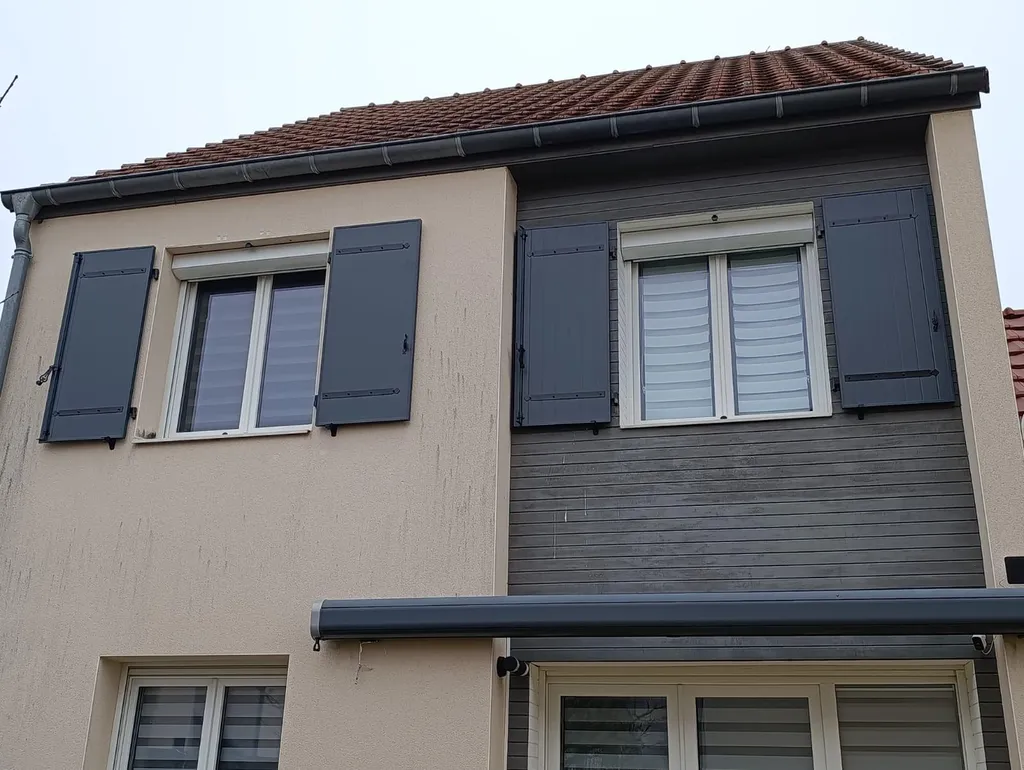 Volets battants en aluminium à Ahuy