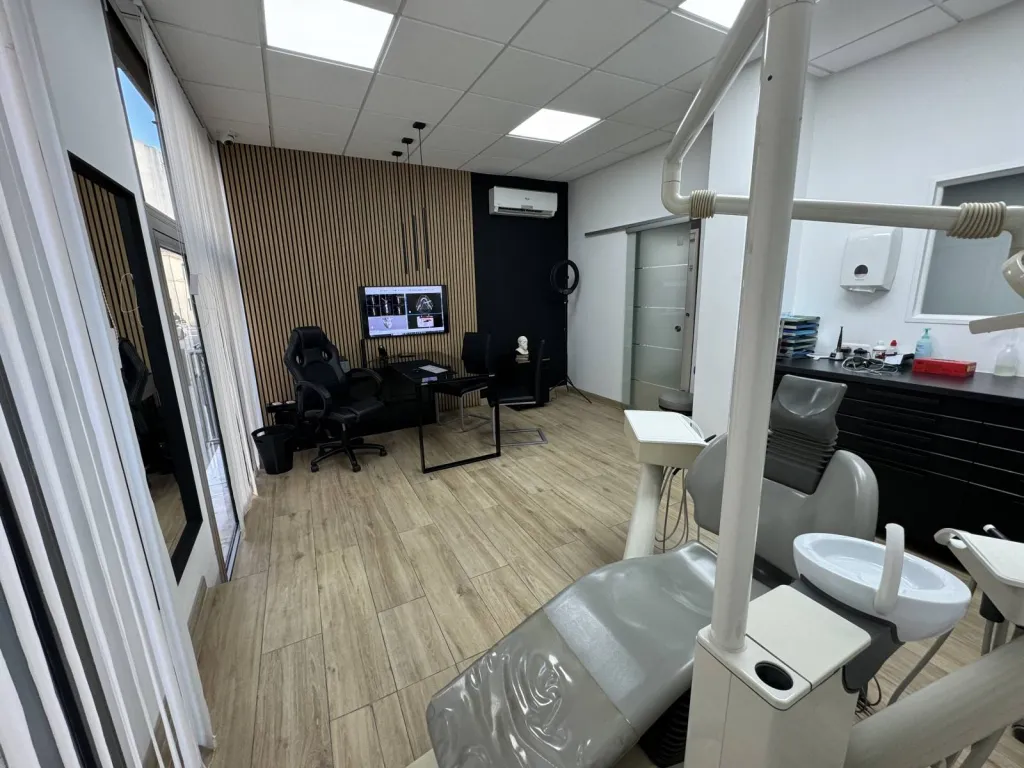 Spécialiste implantologie dentaire Marseille