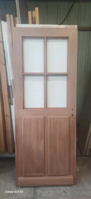Porte d'entrée en bois