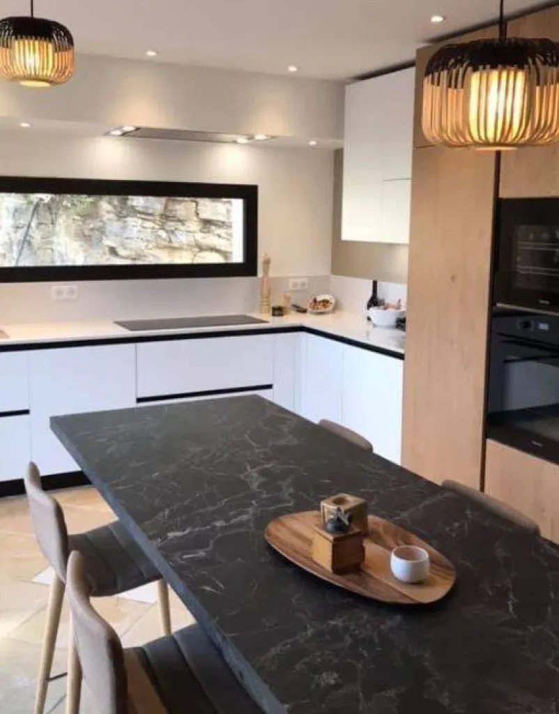 Vente et pose d'une cuisine classique raffinée de fabrication italienne à Bandol dans le 83